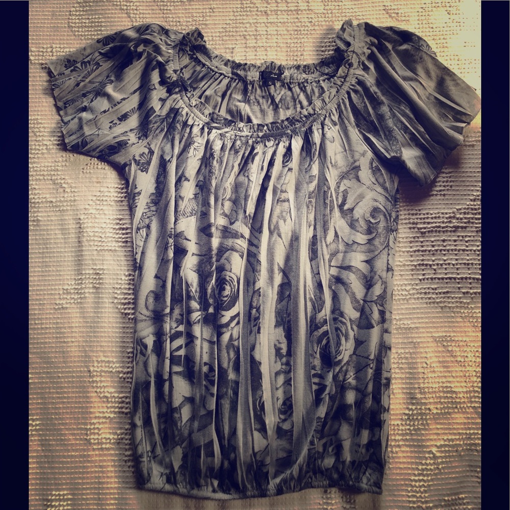 Cute top by Storm, size Small